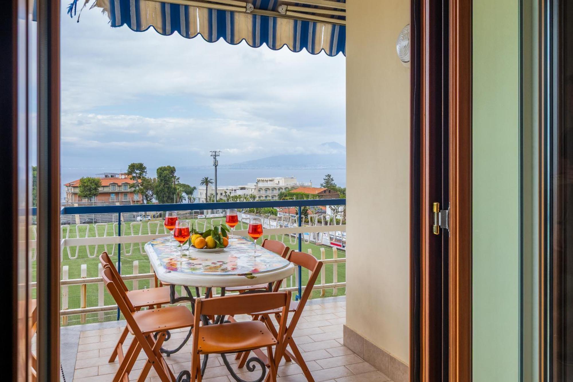 Residenza Le Sirene City Center Соренто Екстериор снимка