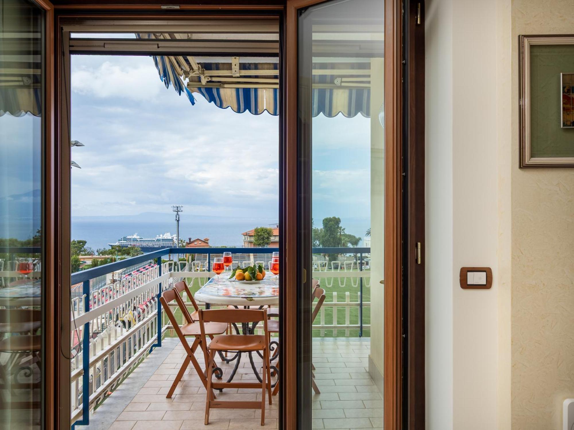 Residenza Le Sirene City Center Соренто Екстериор снимка